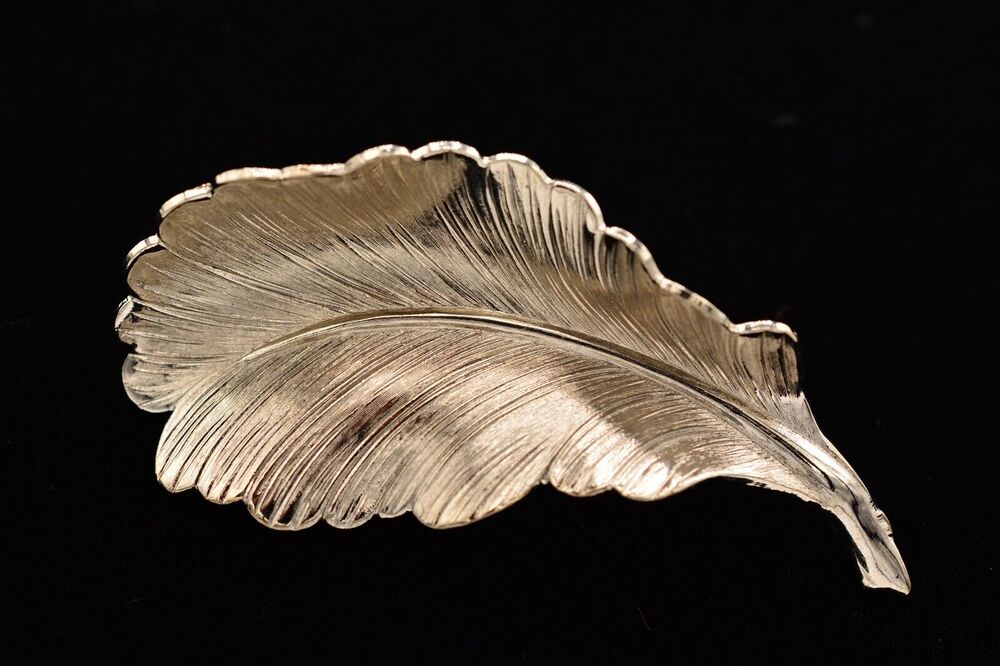 Vintage Pin Brooch Feather Leaf Silver Tone Oval Textured 1980s BinAP